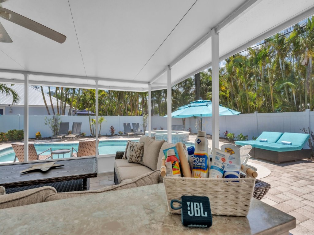 Coral Beach Vacation Rental in Holmes Beach - RedAwning