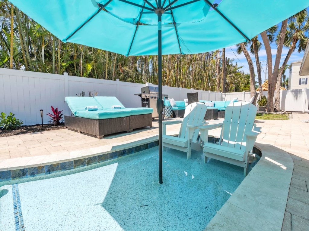 Coral Beach Vacation Rental in Holmes Beach - RedAwning