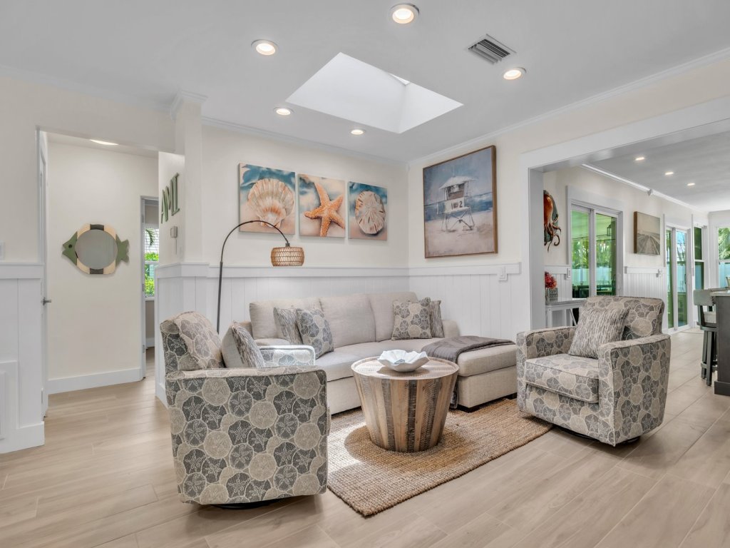 Coral Beach Vacation Rental in Holmes Beach - RedAwning