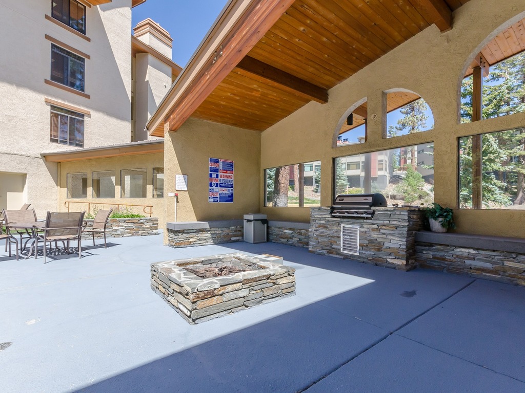 Silver Bear 18 Walk to Canyon Lodge, Cozy, Underground Parking Vacation Rental in Mammoth Lakes - RedAwning