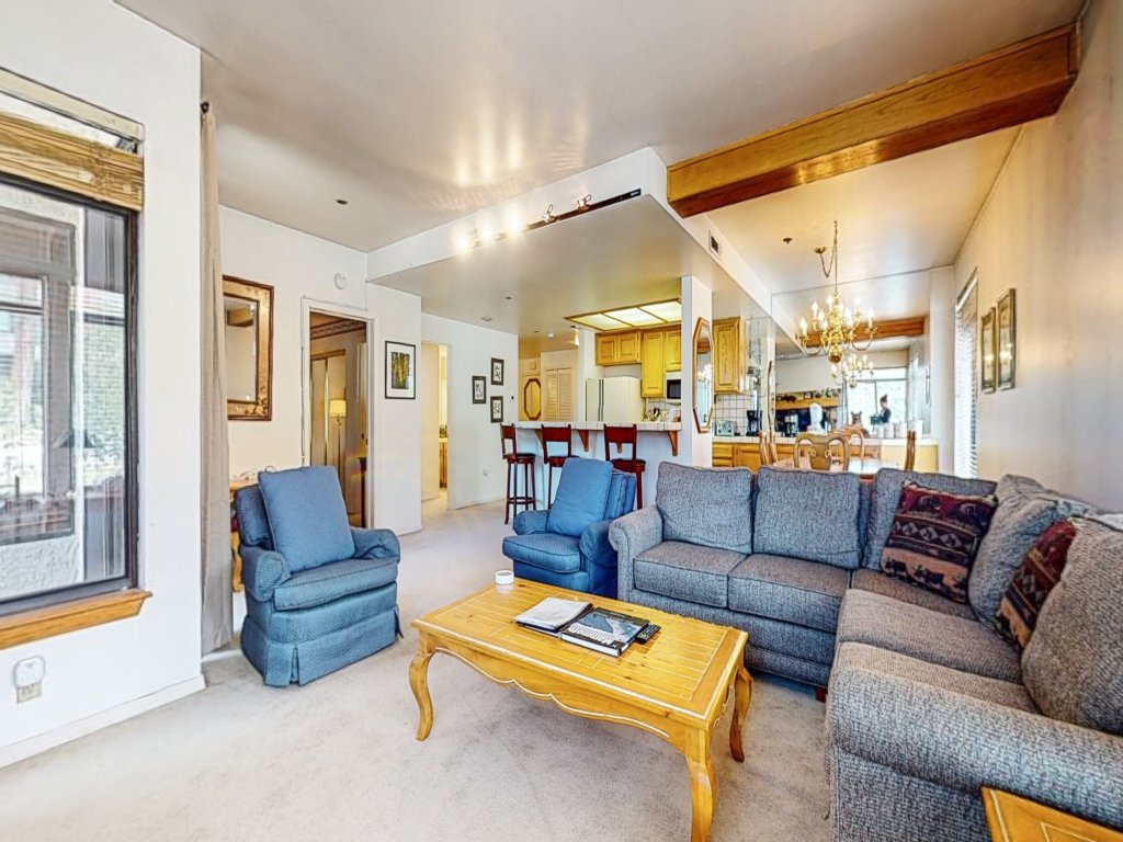 Silver Bear 18 Walk to Canyon Lodge, Cozy, Underground Parking Vacation Rental in Mammoth Lakes - RedAwning