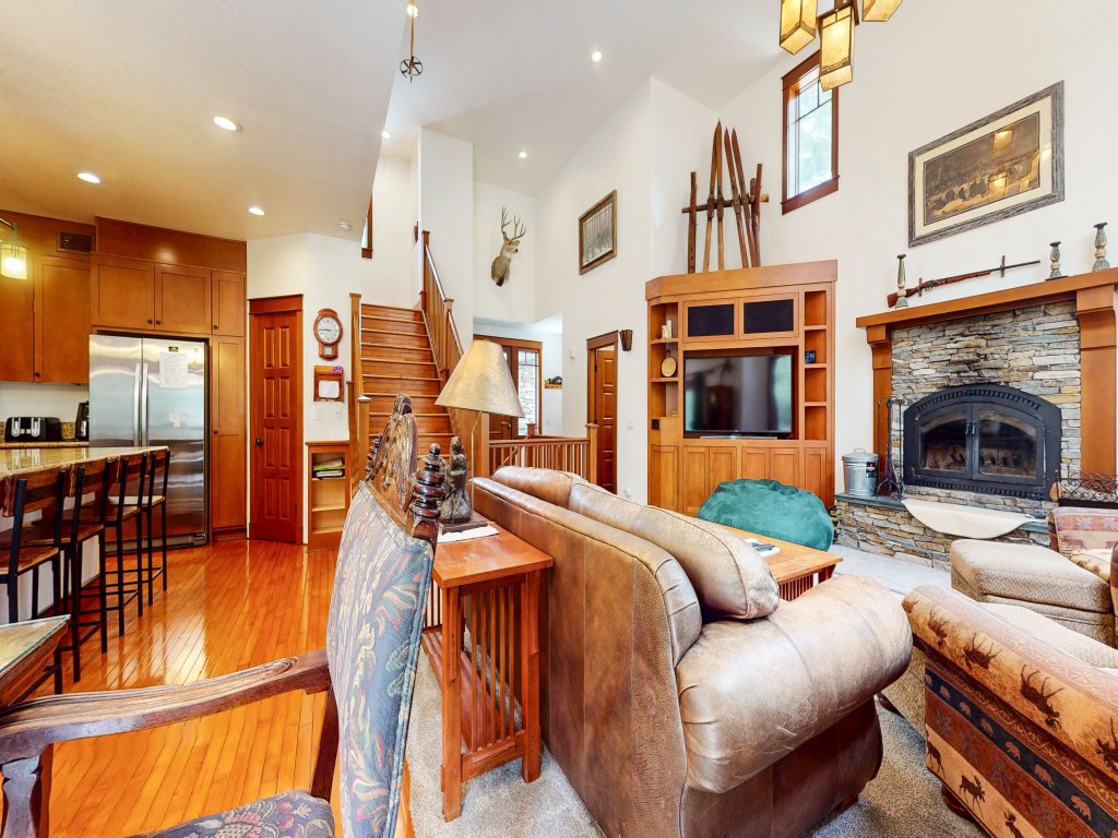 Timbers 5 Large Luxury Home with Two Master Suites, Perfect for Families Vacation Rental in Mammoth Lakes - RedAwning
