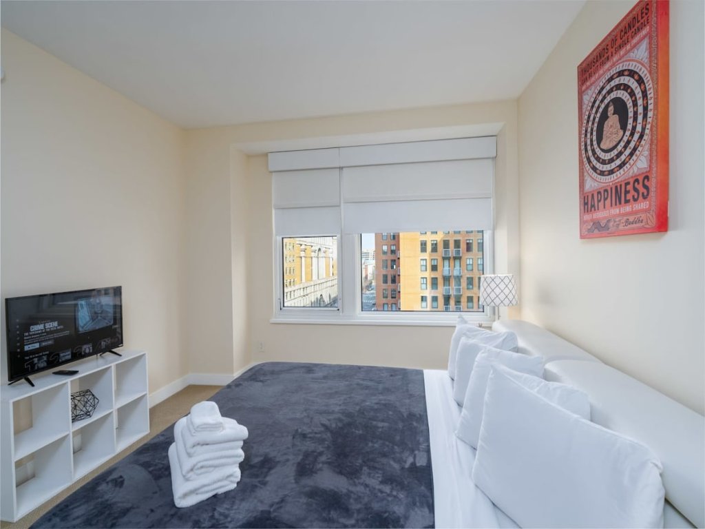 2 BR Fully Furnished Apartment at Penn Quarters - Surrounded by Best Restaurants in Town Vacation Rental in District Of Columbia - RedAwning