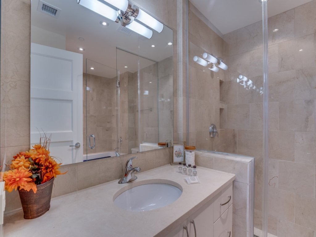 2 BR Fully Furnished Apartment at Penn Quarters - Surrounded by Best Restaurants in Town Vacation Rental in District Of Columbia - RedAwning
