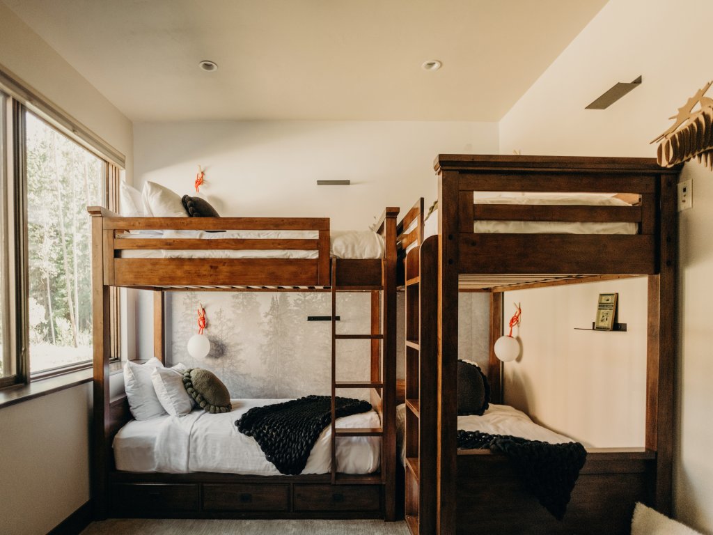 River's Edge Retreat Vacation Rental in Breckenridge - RedAwning