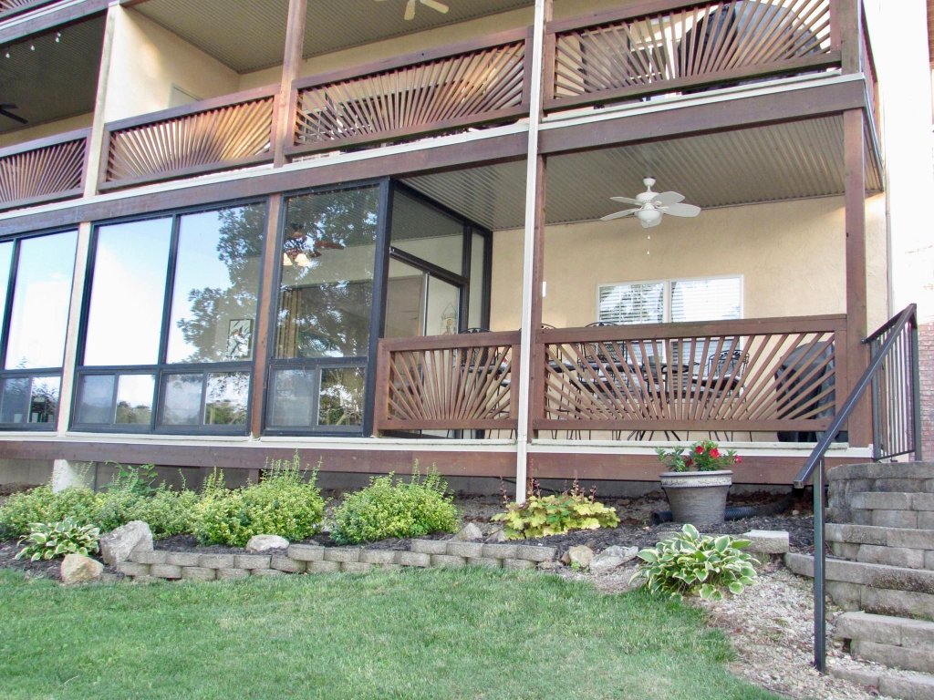 Lower Level Vacation Condo B-1 on Table Rock Lake Vacation Rental in Hollister - RedAwning