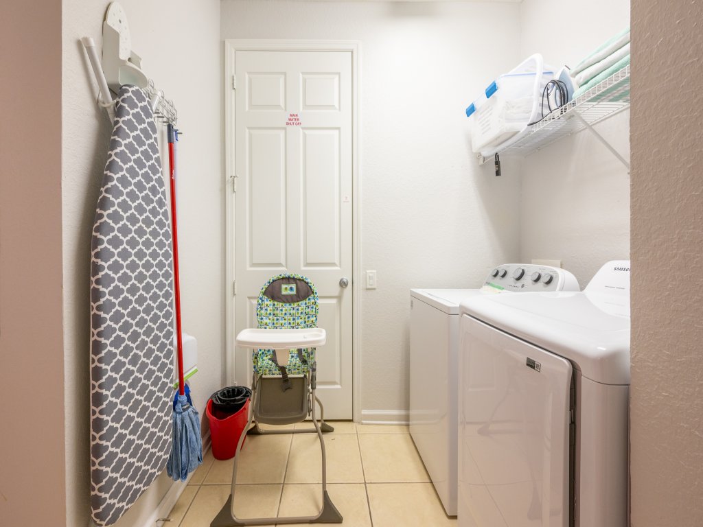 Casa Lucia Lakeview At Vista Cay close to all major attractions  Vacation Rental in Orlando - RedAwning