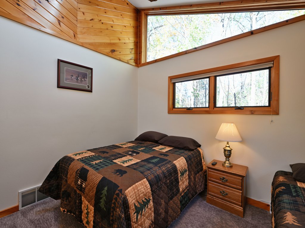 Sandy Shores Vacation Rental in Cable - RedAwning