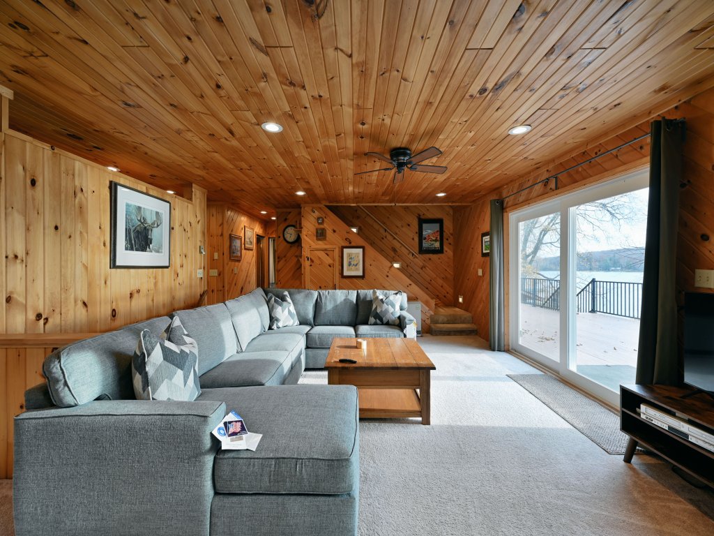 Kenny Lodge Vacation Rental in Cable - RedAwning