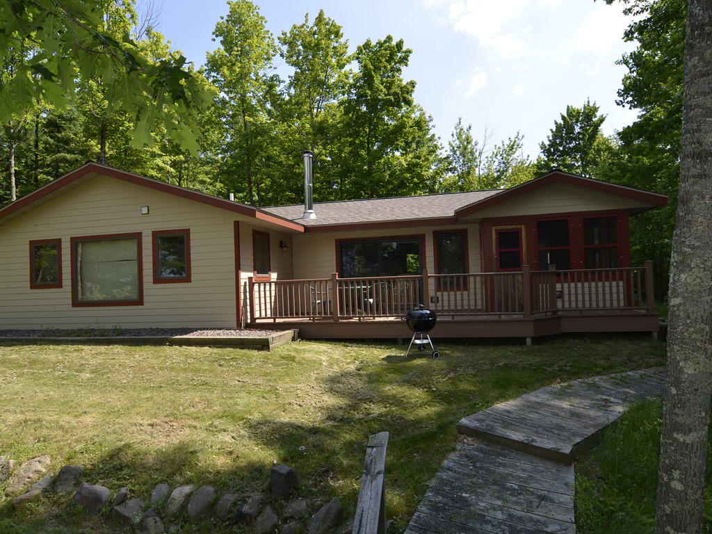 Sunset on the Bay Vacation Rental in Wisconsin - RedAwning