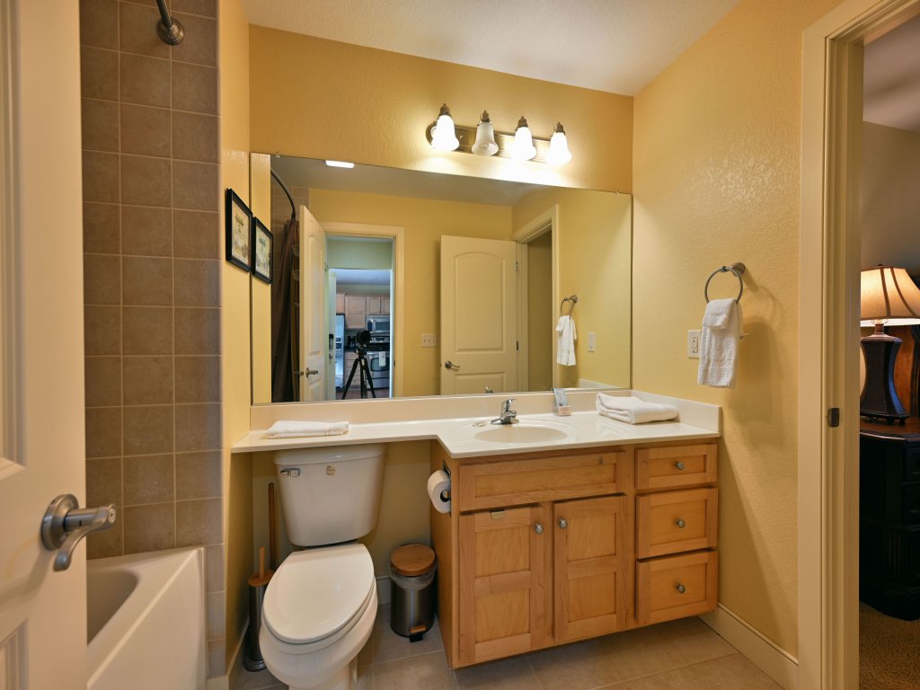 Unit 110 2 BD/ 2 BA condo Vacation Rental in Birchwood - RedAwning
