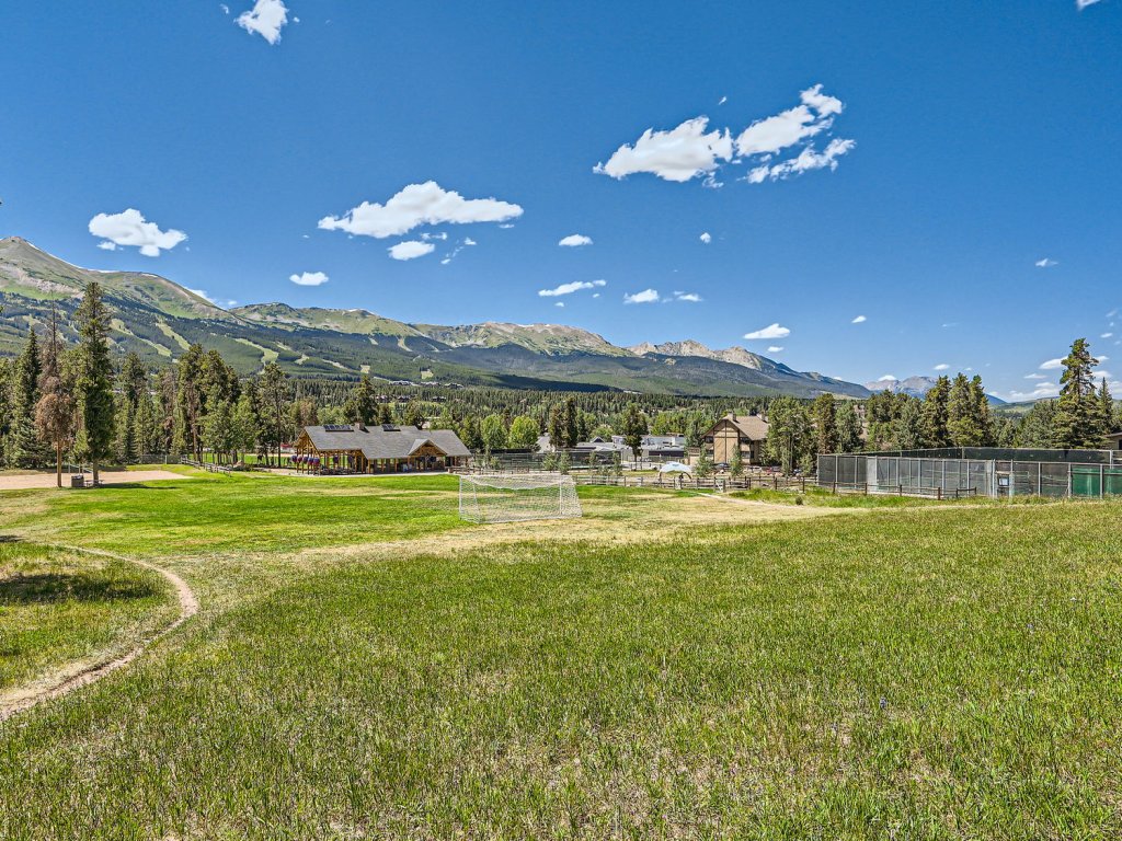 Imperial View Cottage Vacation Rental in Breckenridge - RedAwning