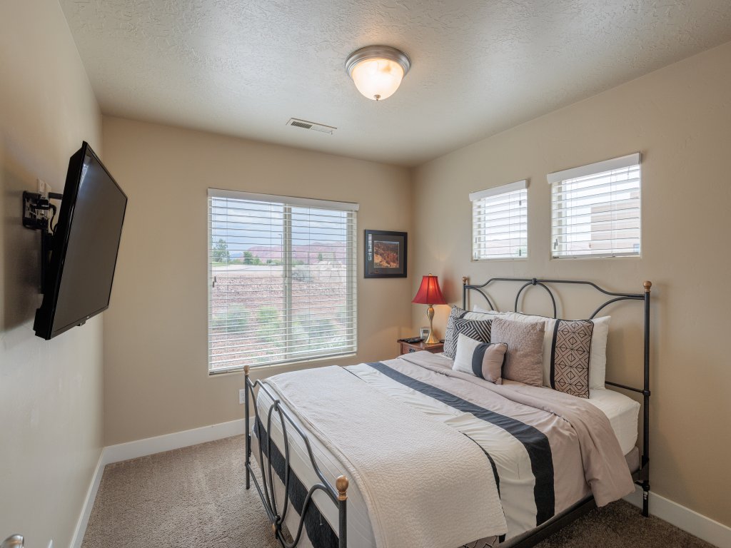 Suite Escapes Vacation Rental in St. George - RedAwning