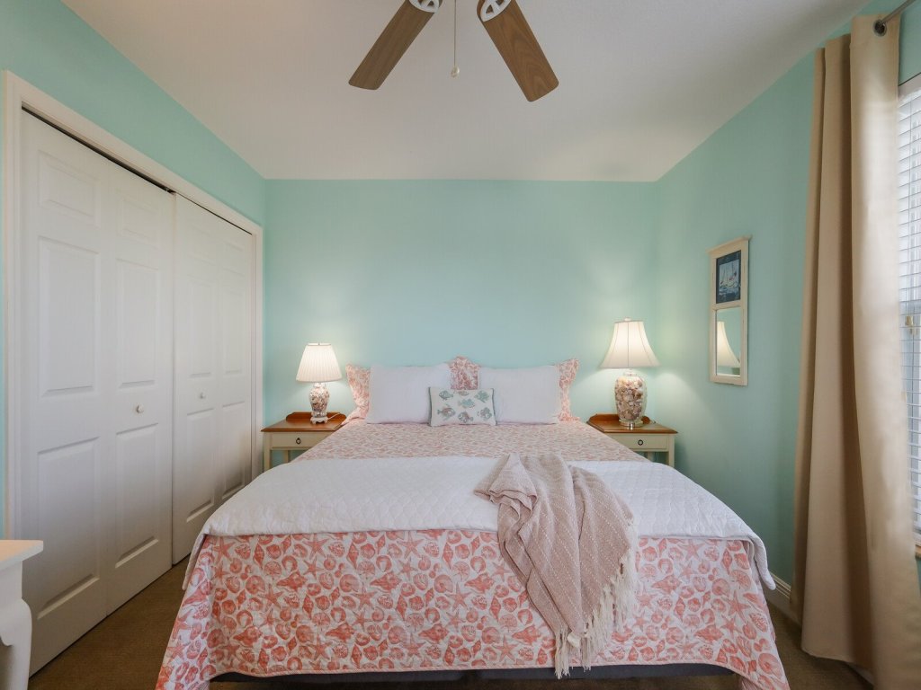Sunkissed     Vacation Rental in Holmes Beach - RedAwning