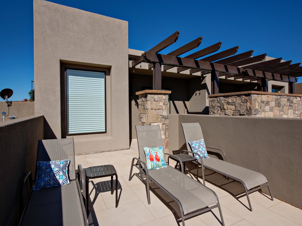 Lovell's Loft Vacation Rental in St. George - RedAwning