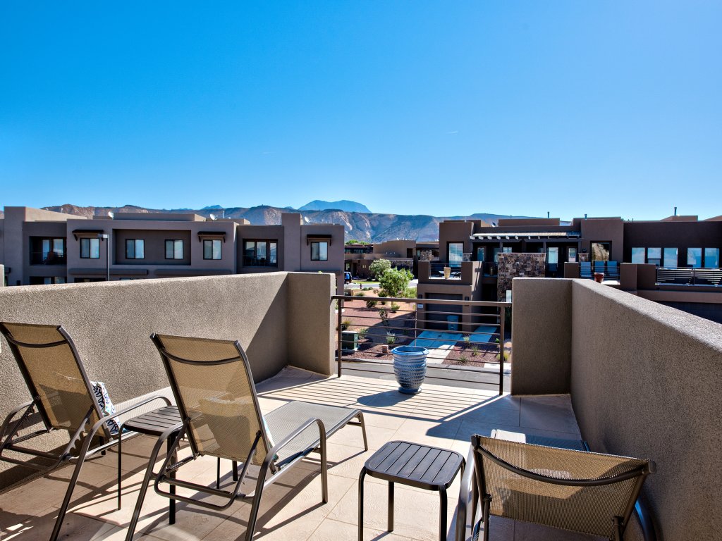 Lovell's Loft Vacation Rental in St. George - RedAwning