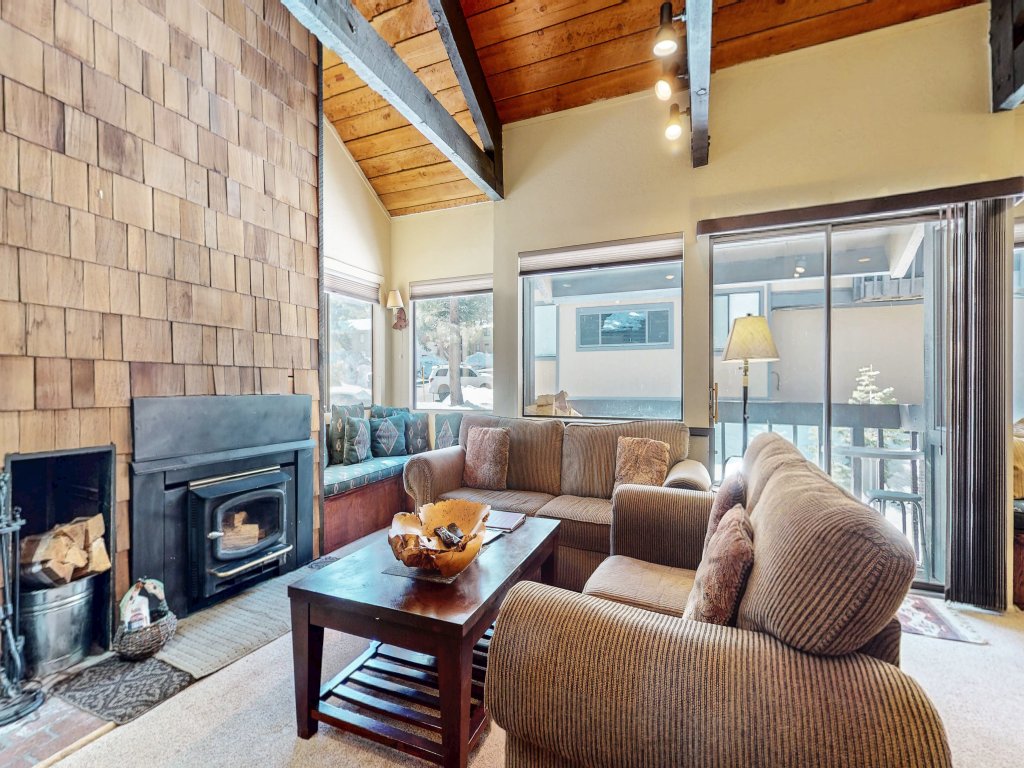 Bigwood 62 Quiet and Cozy in Forest Setting, with Garage Parking Vacation Rental in Mammoth Lakes - RedAwning