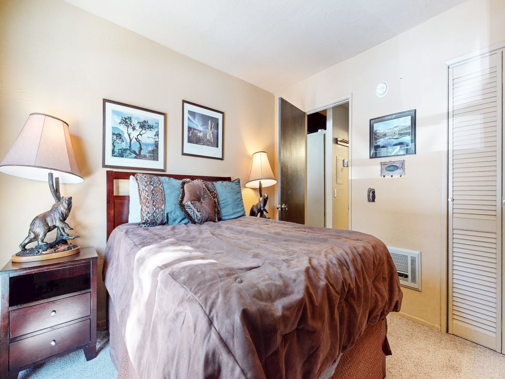 Bigwood 62 Quiet and Cozy in Forest Setting, with Garage Parking Vacation Rental in Mammoth Lakes - RedAwning