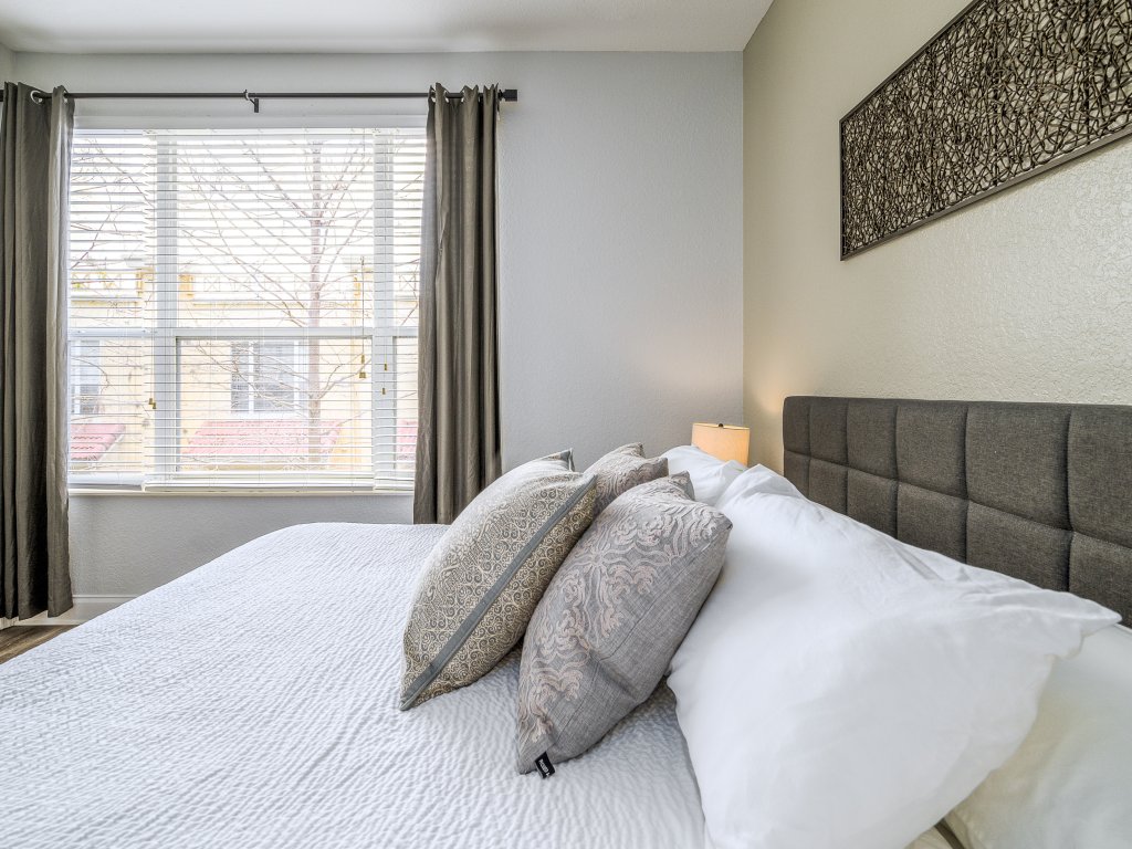 Casa Bella Townhome Vacation Rental in Orlando - RedAwning