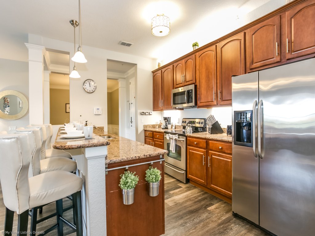 Renata's Waterscape Deluxe Condo Vacation Rental in Orlando - RedAwning