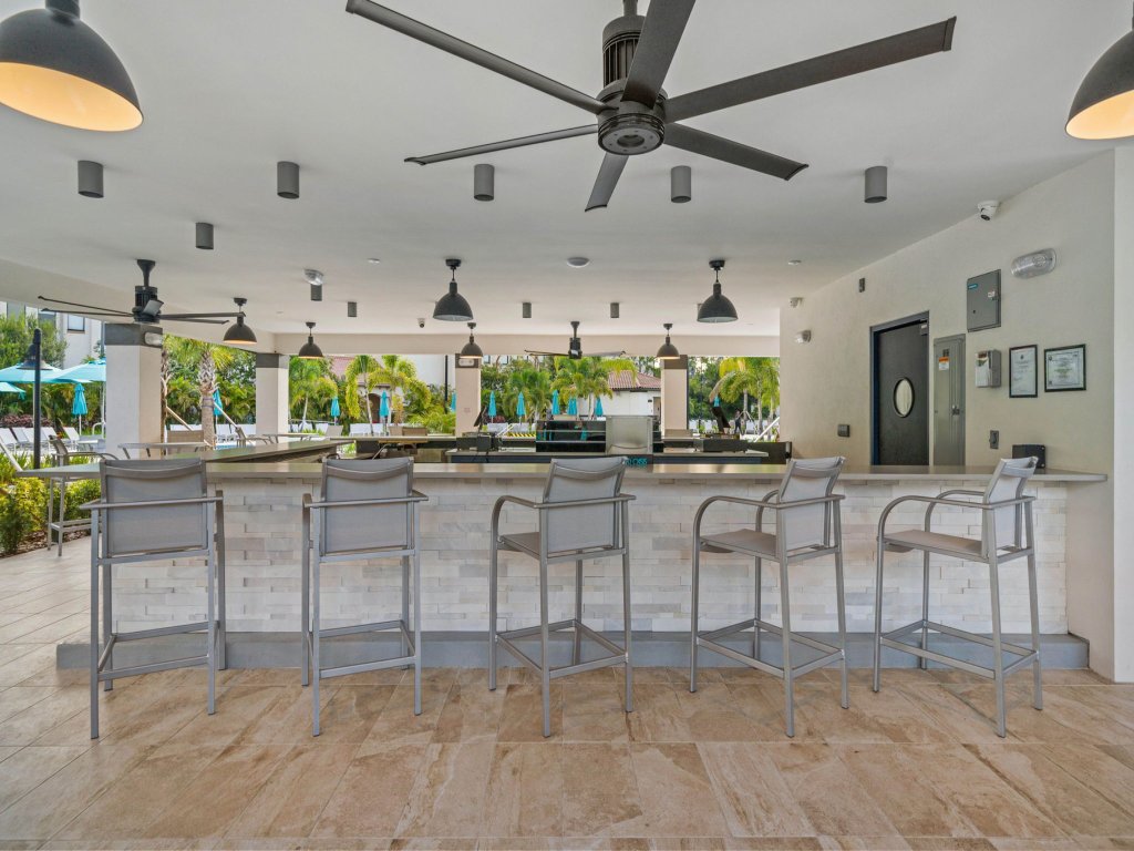 Renata's Waterscape Deluxe Condo Vacation Rental in Orlando - RedAwning