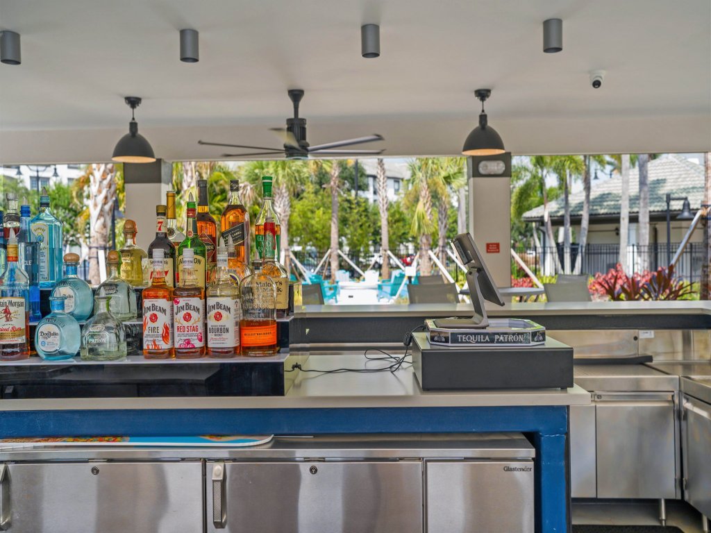 Renata's Waterscape Deluxe Condo Vacation Rental in Orlando - RedAwning