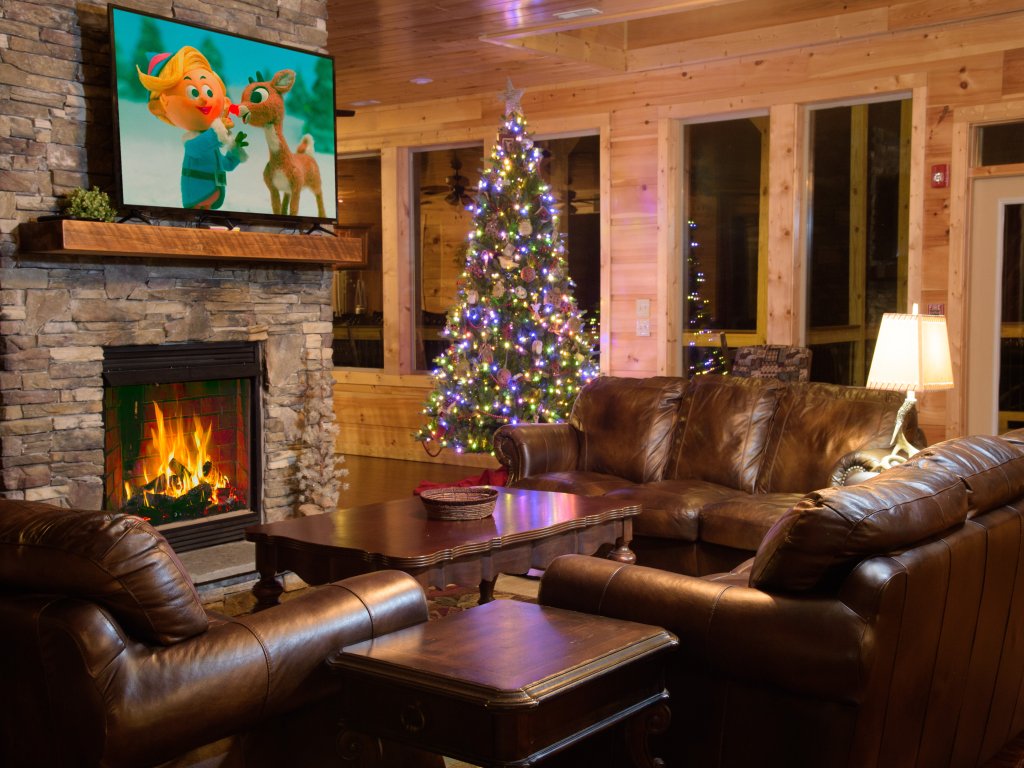 Sycamore Mansion Vacation Rental in Gatlinburg - RedAwning