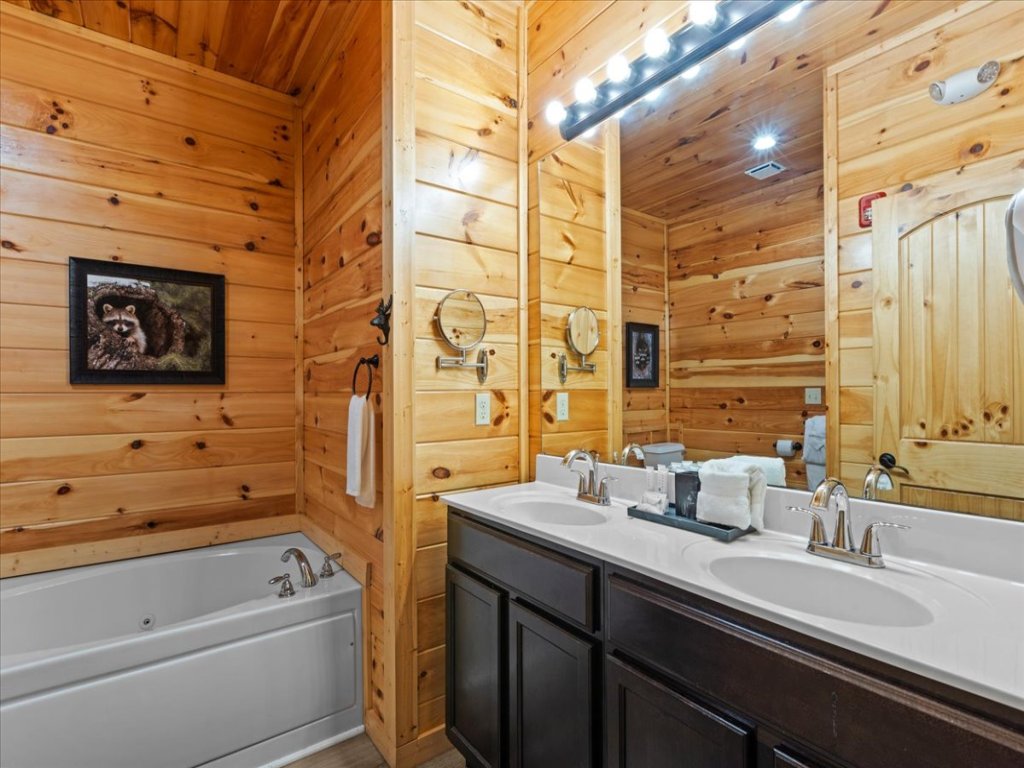 Mansion in the Sky Vacation Rental in Gatlinburg - RedAwning