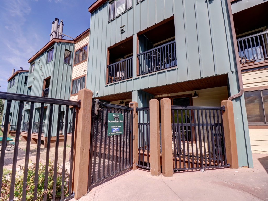 Pet Friendly Ski-In Ski-Out Right By The Lift and Golf Course - FP310 Vacation Rental in Copper Mountain - RedAwning