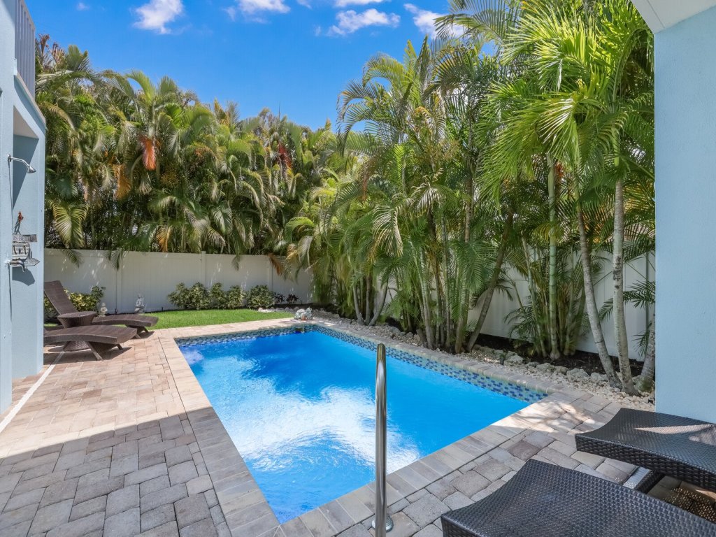 SeaStar Villa Vacation Rental in Holmes Beach - RedAwning