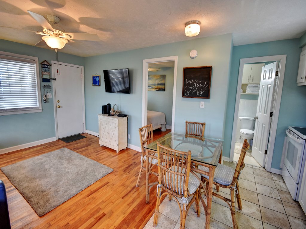 202 28th Ave Unit 6 Vacation Rental in North Myrtle Beach - RedAwning