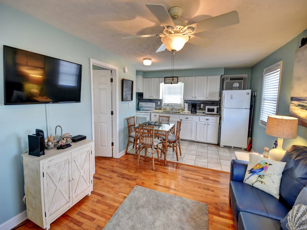 202 28th Ave Unit 6 Vacation Rental in North Myrtle Beach - RedAwning