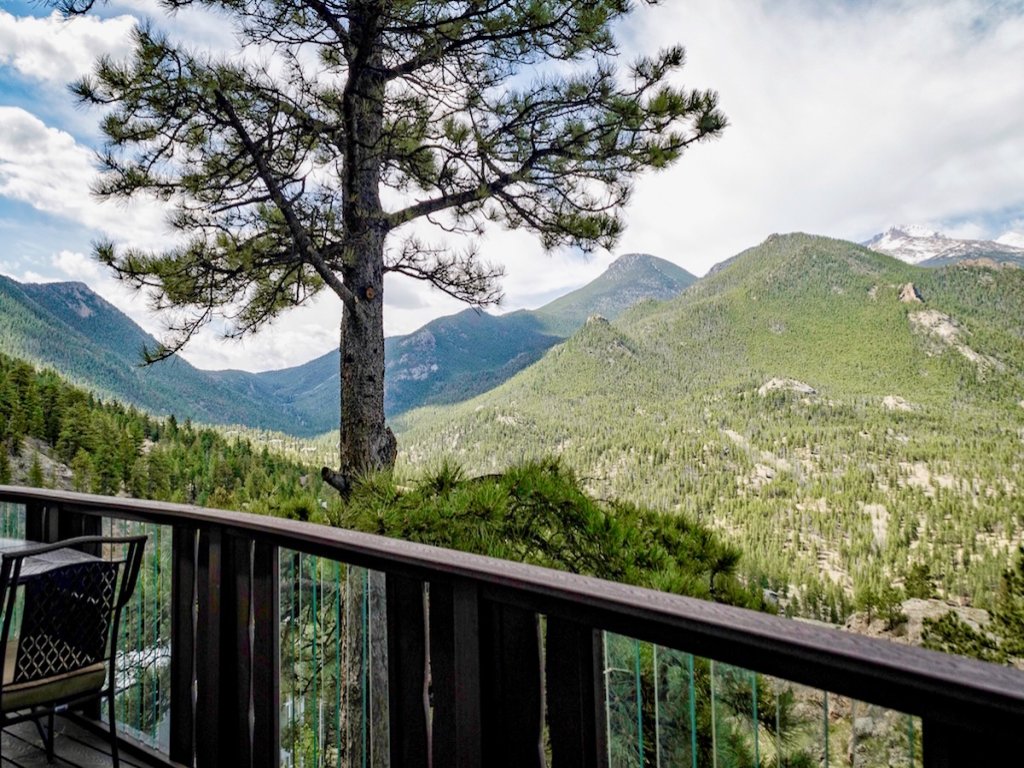 Divine Vacation Home at Windcliff Vacation Rental in Estes Park - RedAwning