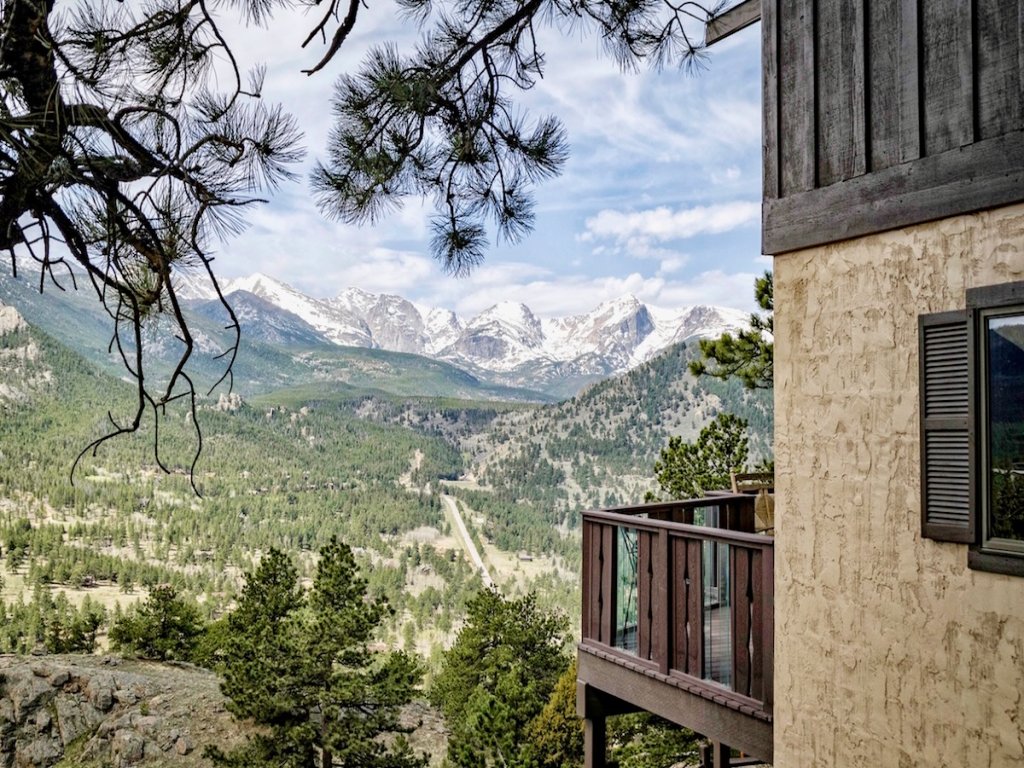 Divine Vacation Home at Windcliff Vacation Rental in Estes Park - RedAwning