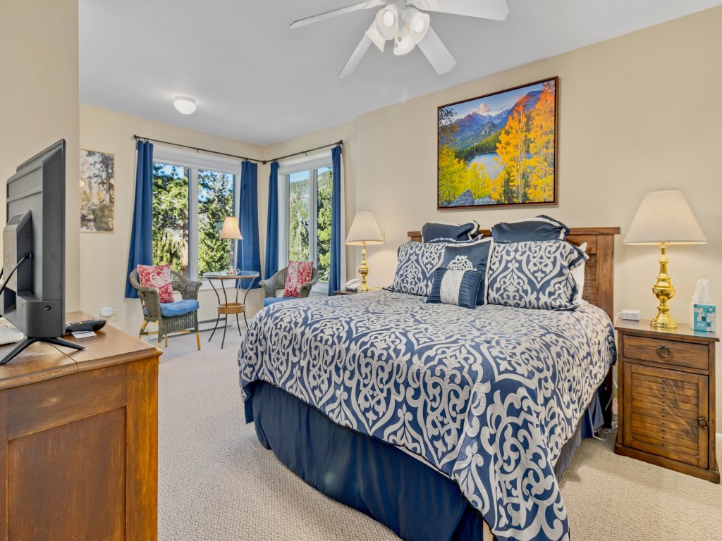Werlein Vacation Home at Windcliff Vacation Rental in Estes Park - RedAwning