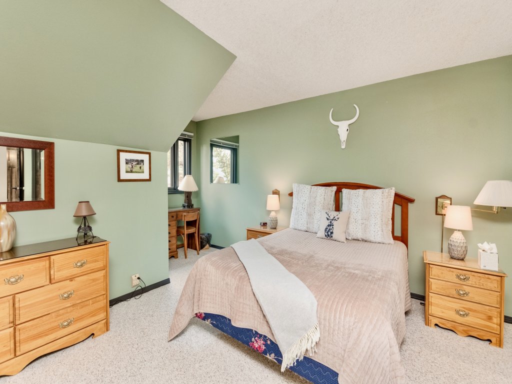 Sittin' Pretty Luxury Vacation Home at Windcliff Vacation Rental in Estes Park - RedAwning