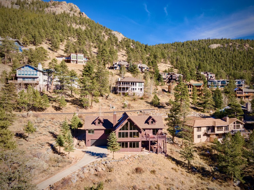 Awestruck Luxury Vacation Home at Windcliff Vacation Rental in Estes Park - RedAwning