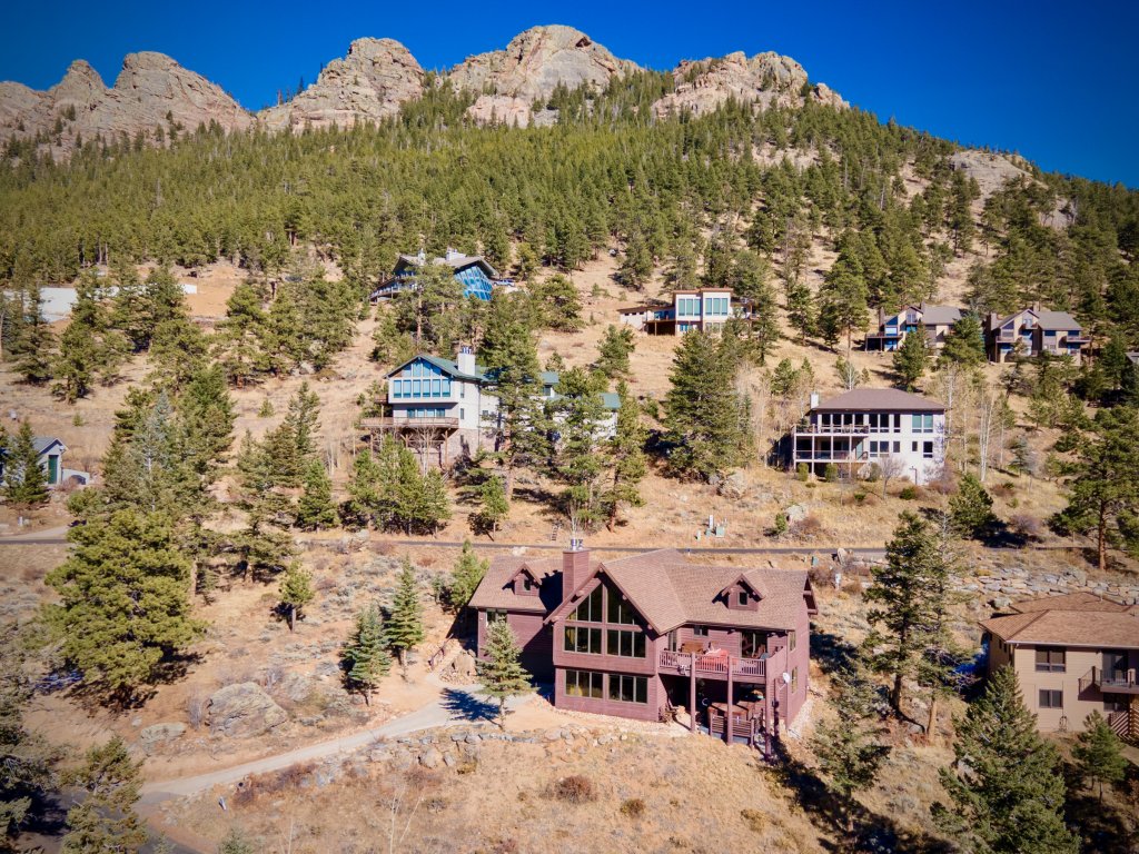 Awestruck Luxury Vacation Home at Windcliff Vacation Rental in Estes Park - RedAwning