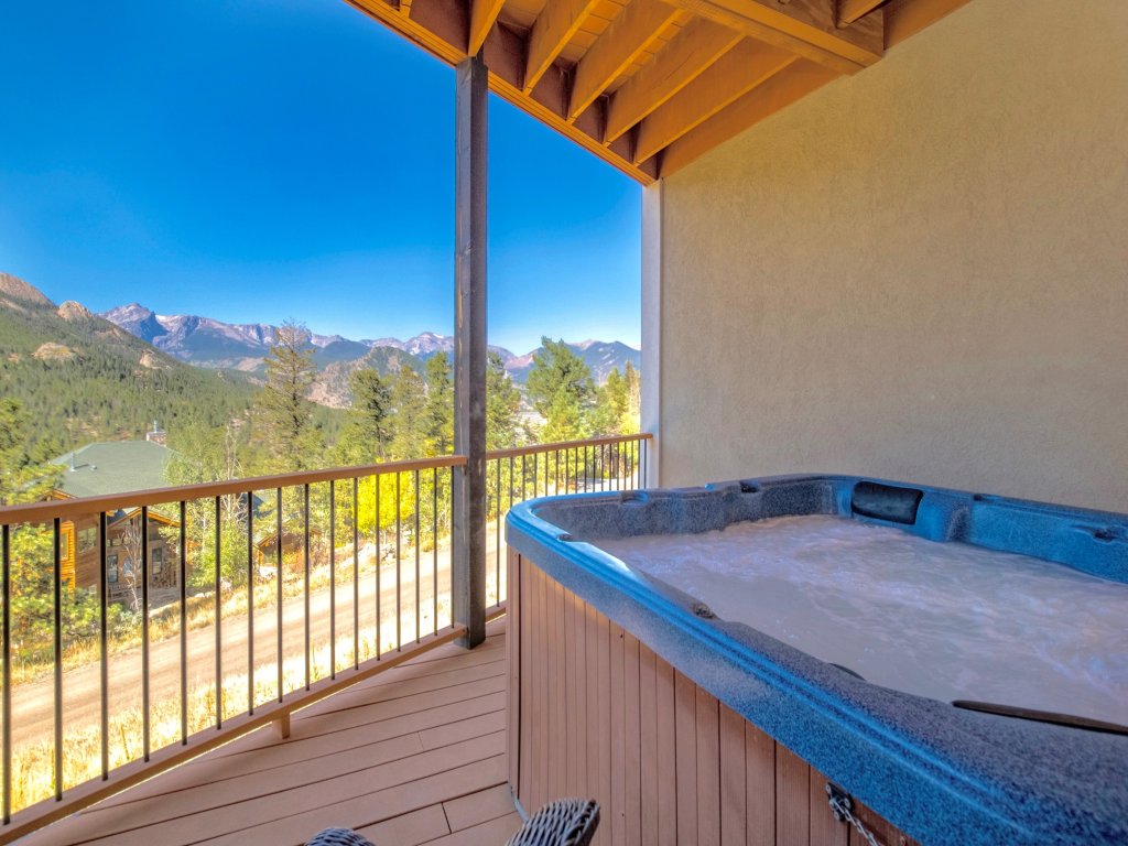 Serenity Vacation Home at Windcliff Vacation Rental in Estes Park - RedAwning