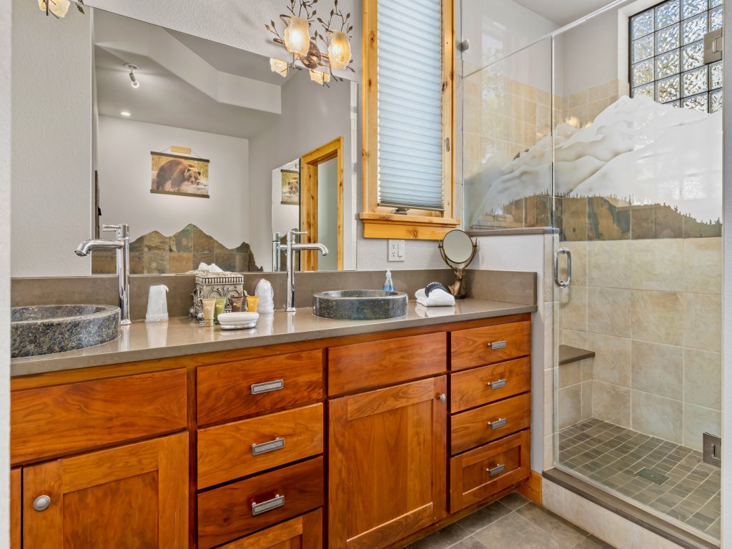 Snowdrift Lodge Vacation Home at Windcliff Vacation Rental in Estes Park - RedAwning