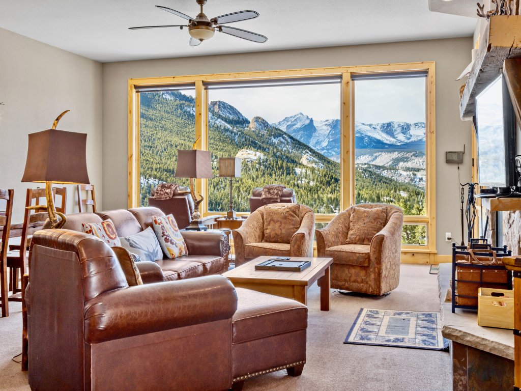 Snowdrift Lodge Vacation Home at Windcliff Vacation Rental in Estes Park - RedAwning