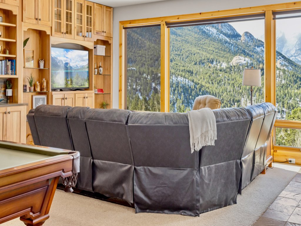 Snowdrift Lodge Vacation Home at Windcliff Vacation Rental in Estes Park - RedAwning
