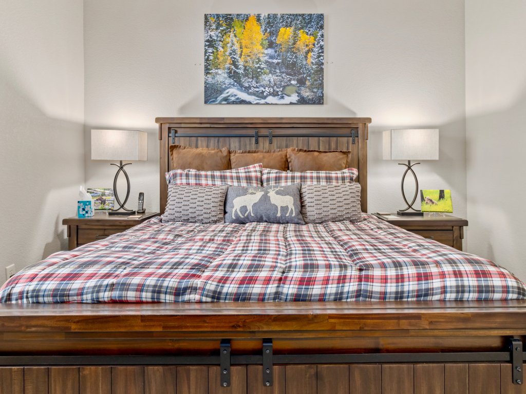Snowdrift Lodge Vacation Home at Windcliff Vacation Rental in Estes Park - RedAwning