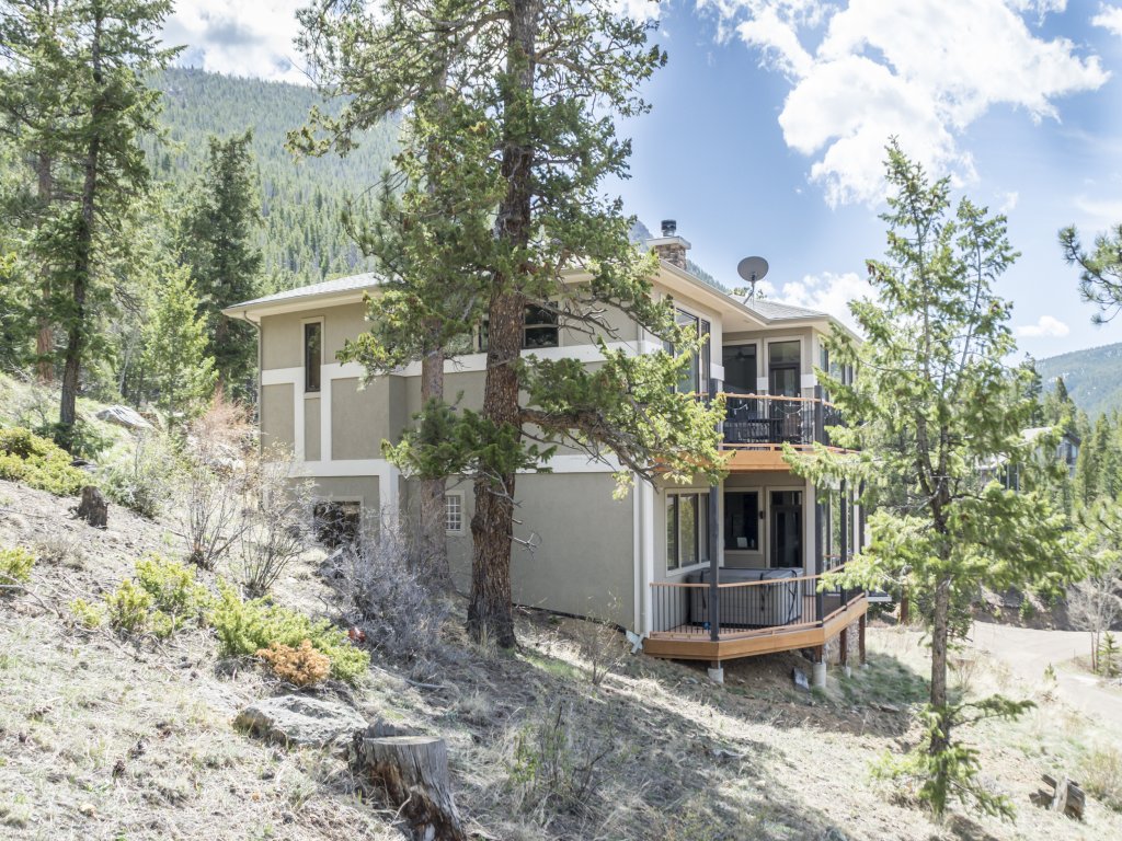 Snowdrift Lodge Vacation Home at Windcliff Vacation Rental in Estes Park - RedAwning
