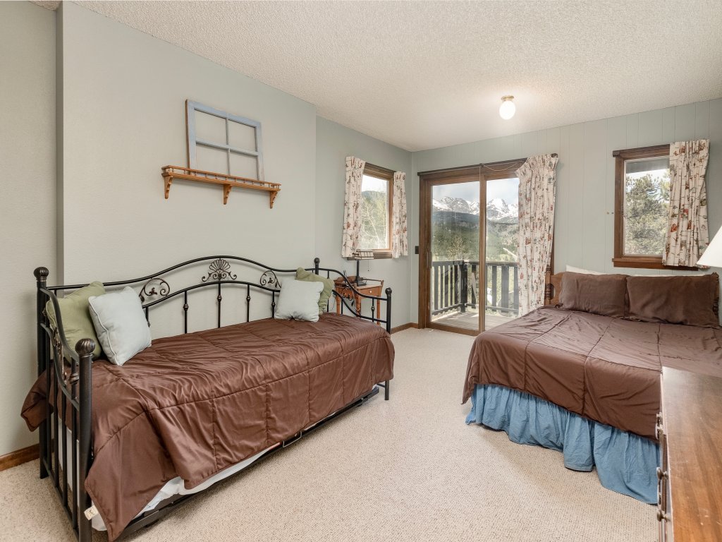 Bear Cove Vacation Home at Windcliff Vacation Rental in Estes Park - RedAwning