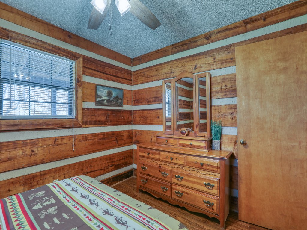 Creekside Memories Vacation Rental in Cosby - RedAwning