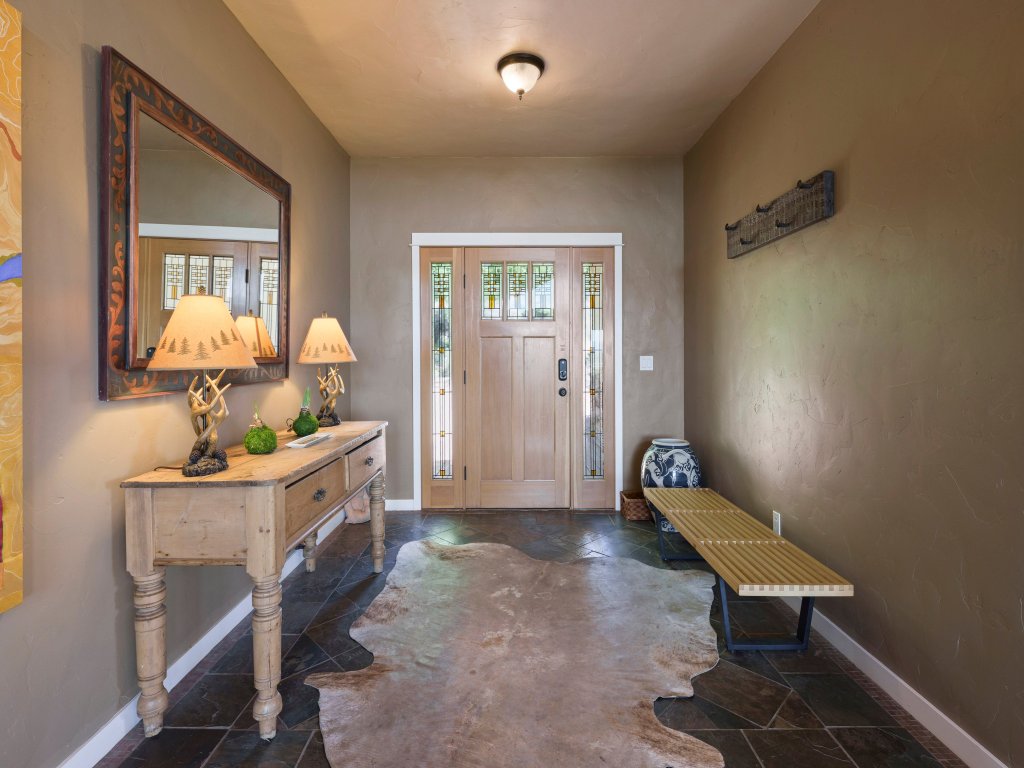 Golden Butte Vacation Rental in Bend - RedAwning