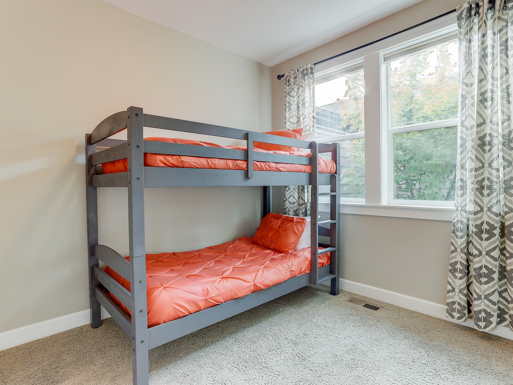 Vantage Point Vacation Rental in Bend - RedAwning