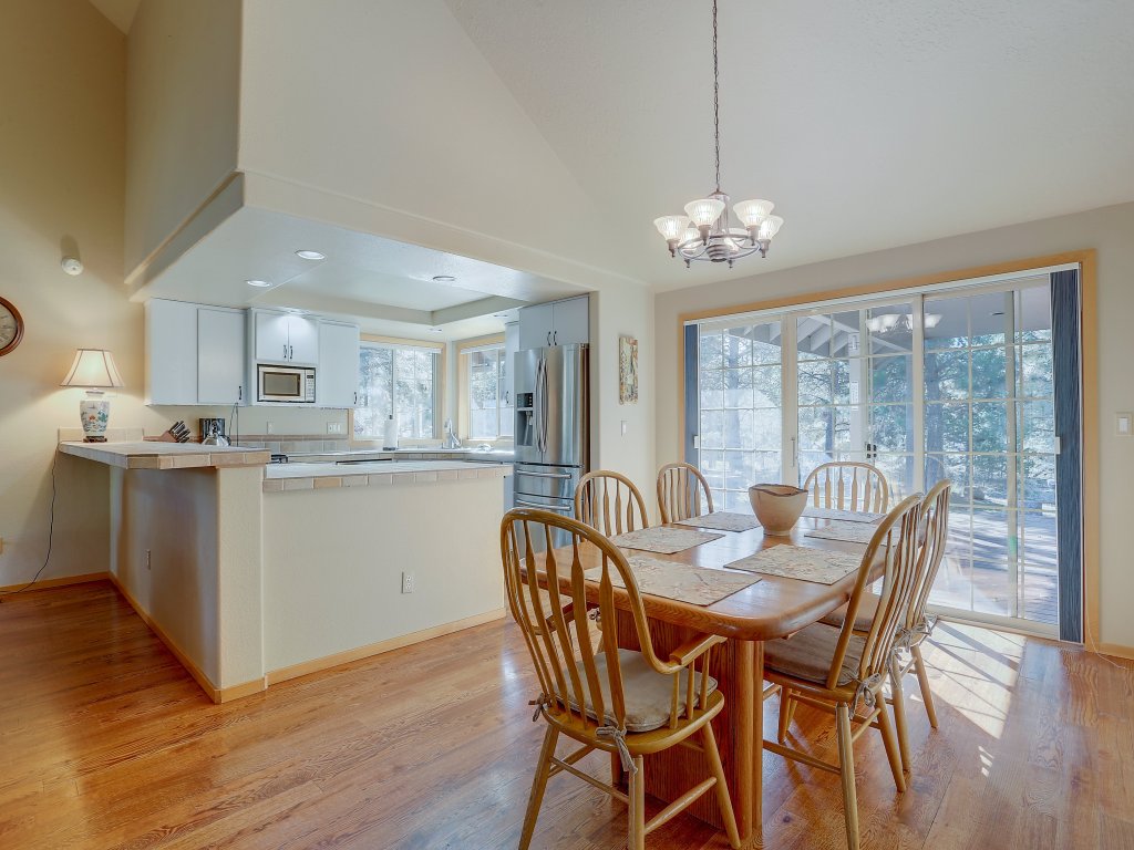 Pet-Friendly 13 Ollalie Home features Double Car Garage Vacation Rental in Sunriver - RedAwning