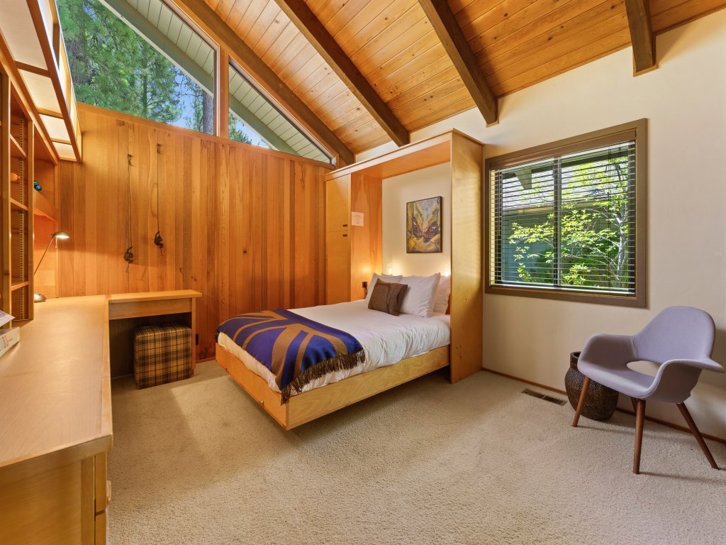 2 Pioneer Home features Brand New Hot Tub and Bikes to Explore Sunriver Vacation Rental in Sunriver - RedAwning